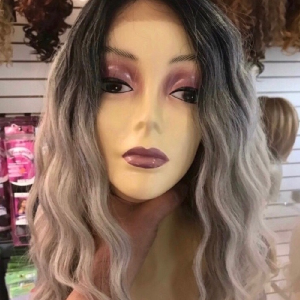 Long grey ombré wig Swisslace Lacefront now available - Picture 7 of 8